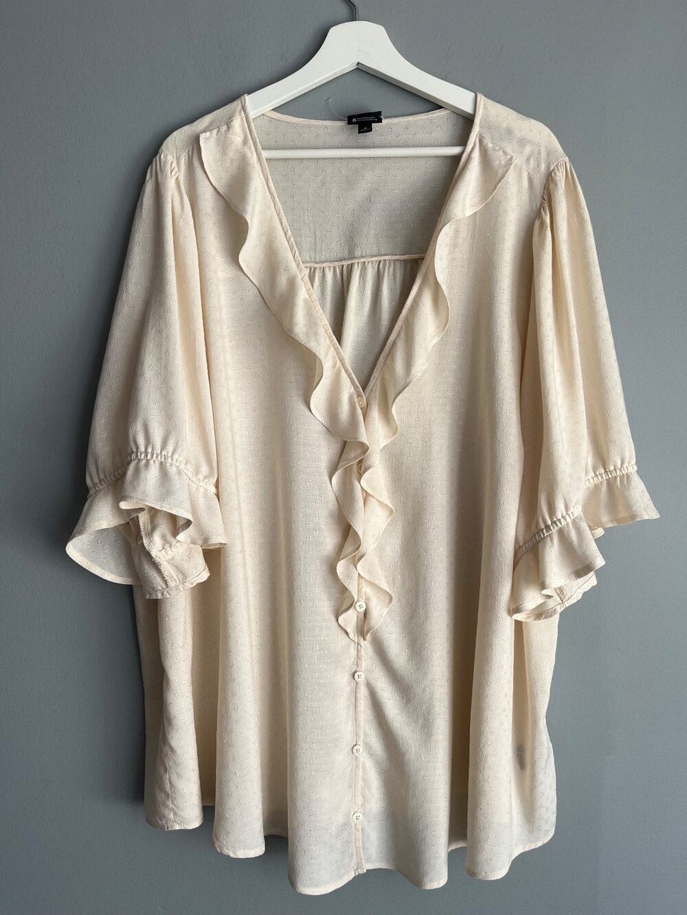 Torrid Plus Challis Ruffle Top 4X 26 White Swan Clip Dot Button Front Blouse NWT